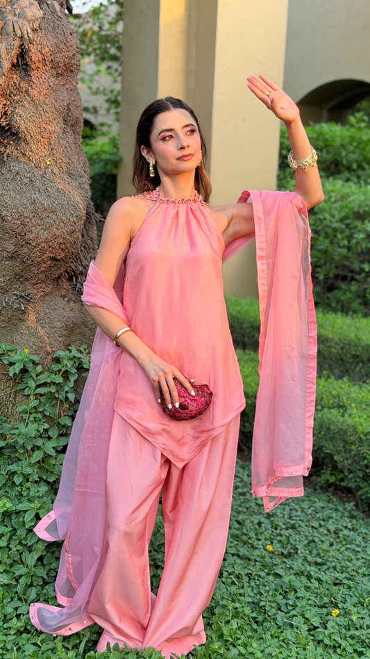 Gulabi Noor suit set