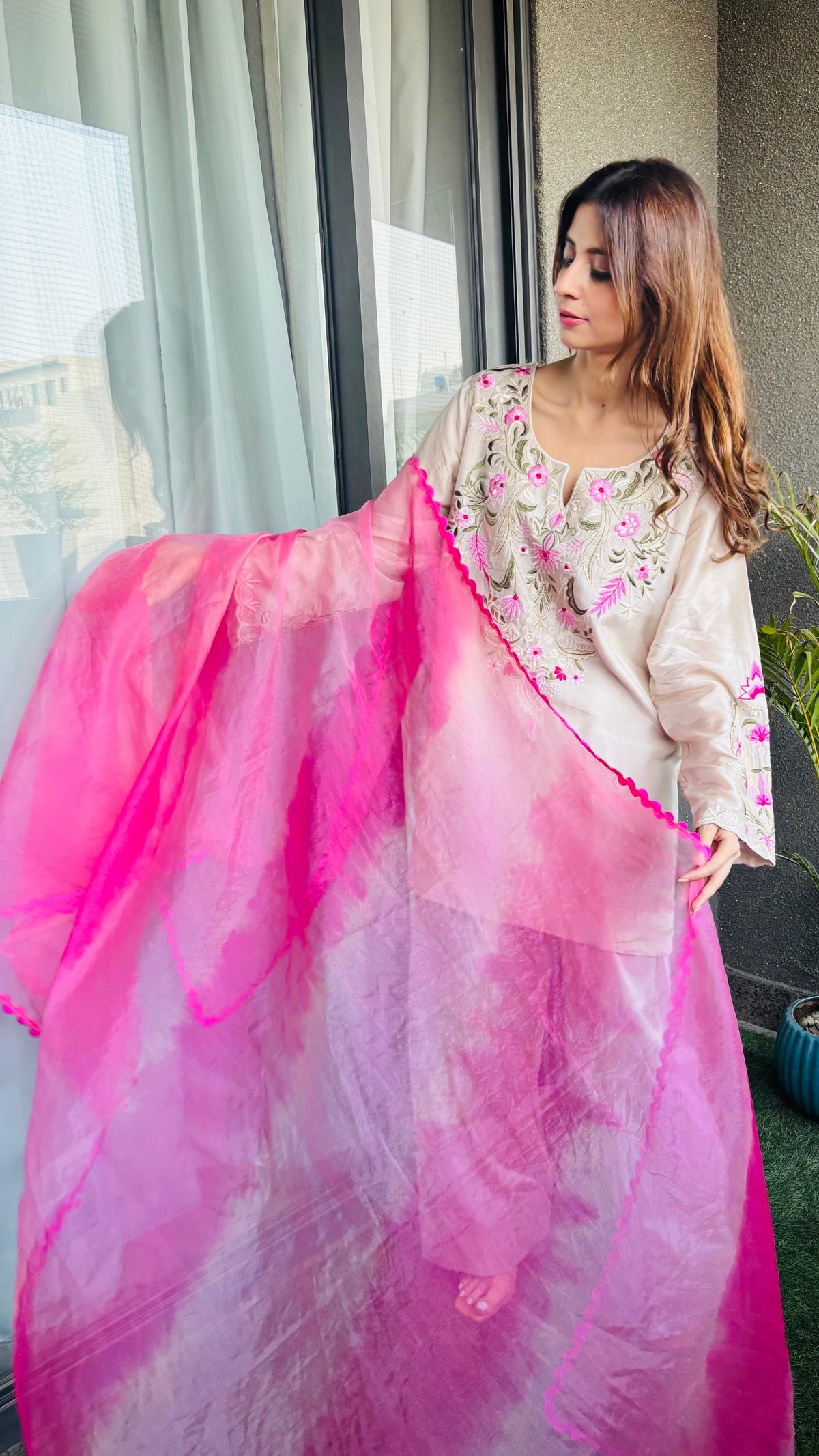 Gulnaar Dreams Suit Set