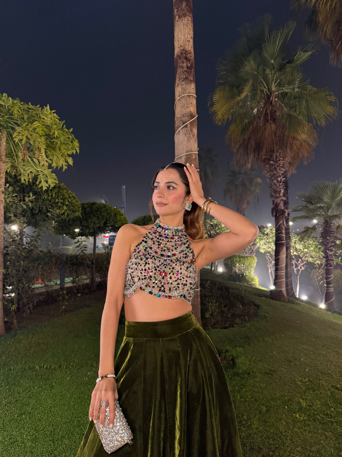 Raat-e-Jahan Velvet Lehnga set