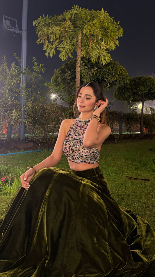 Raat-e-Jahan Velvet Lehnga set