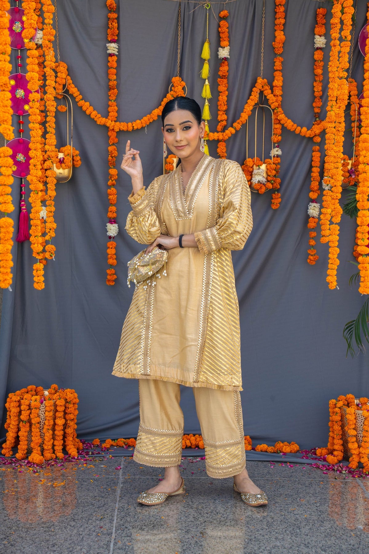 Golden choga set