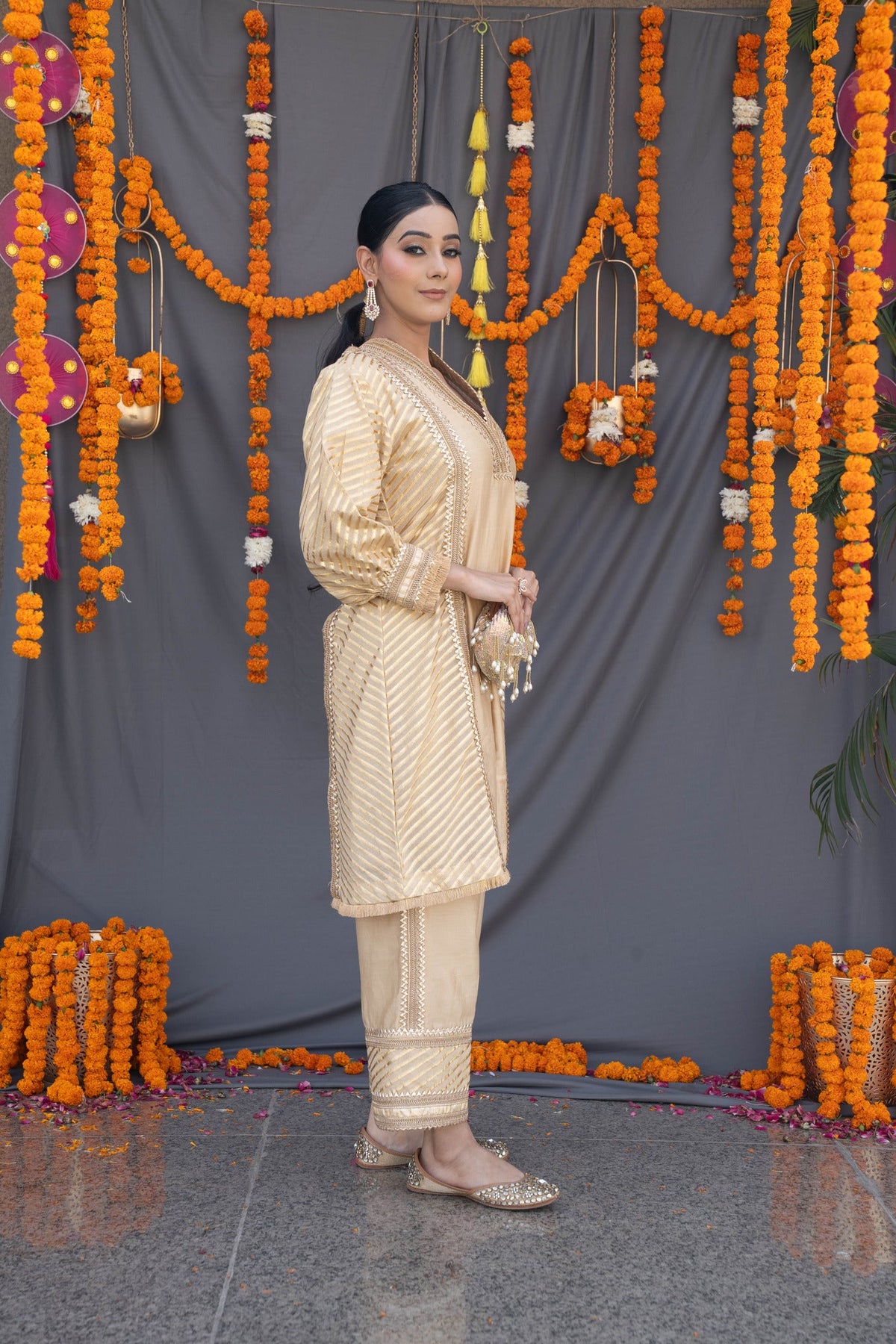 Golden choga set